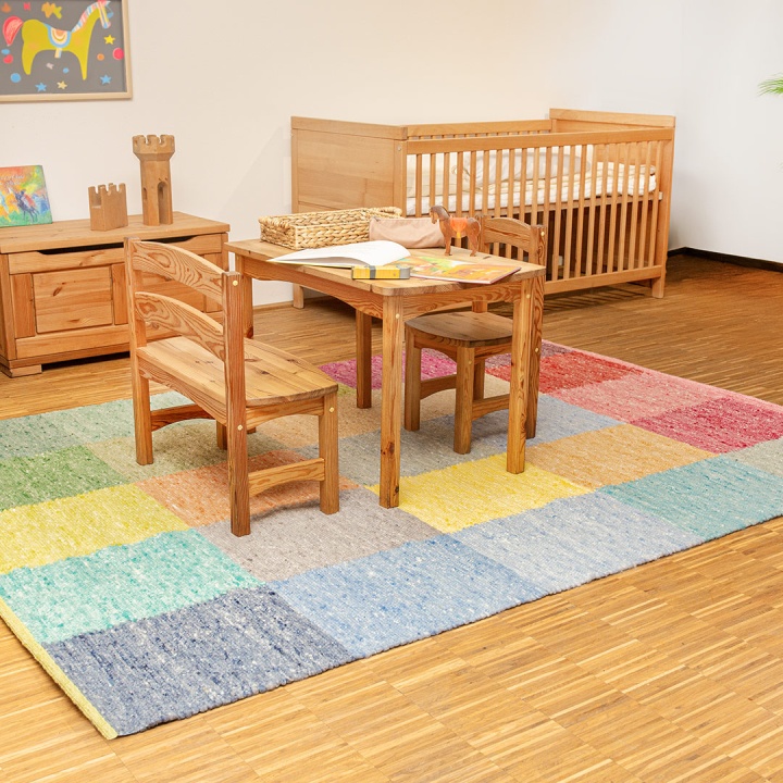 Le tapis en laine vierge tissé à la main apporte une touche de couleur superbe dans toutes les pièces Le tapis en laine vierge tissé à la main apporte une touche de couleur superbe dans toutes les pièces