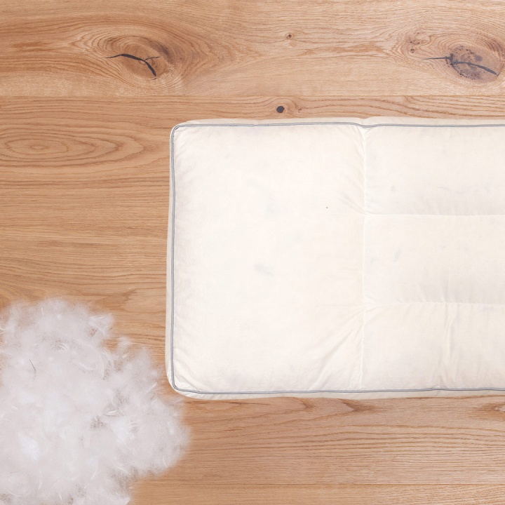Oreiller ergonomique en duvet « Ansara-Ergo » Oreiller ergonomique en duvet « Ansara-Ergo »