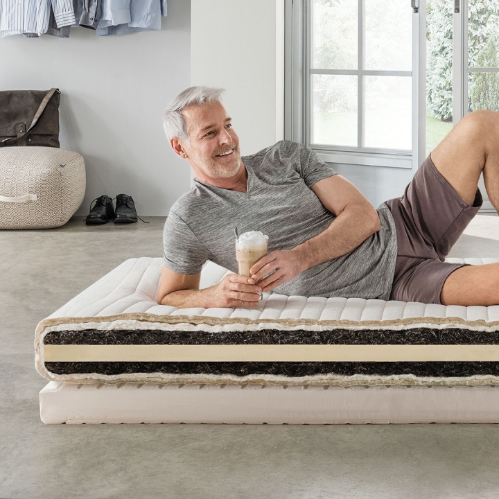 Système de matelas en latex naturel et crin de cheval « Sanavita-Equina » Système de matelas en latex naturel et crin de cheval « Sanavita-Equina »