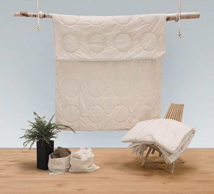 Couette légère polyvalente en duvet de chameau et soie « Calida » Couette légère polyvalente en duvet de chameau et soie « Calida »