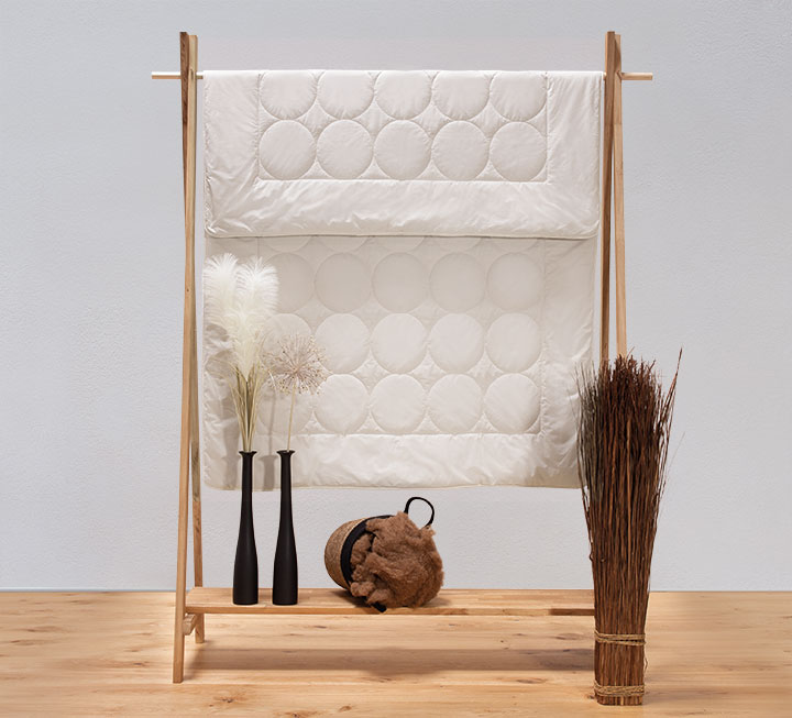 Couette légère en duvet de chameau « Cammello » Couette légère en duvet de chameau « Cammello »