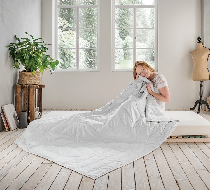 Couette ultra légère en duvet de chameau « Cammello-Figura » Couette ultra légère en duvet de chameau « Cammello-Figura »