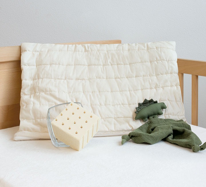 Oreiller plat en latex naturel pour enfants « Sana-Pano » Oreiller plat en latex naturel pour enfants « Sana-Pano »