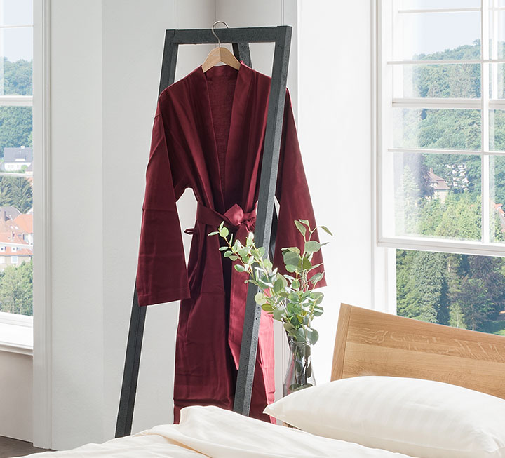 Robe de chambre en coloris bordeaux chaleureux Robe de chambre en coloris bordeaux chaleureux