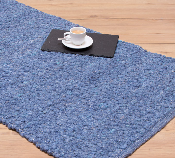 Tapis en laine vierge tissé à la main, Sobria-Colora en vert de mai Tapis en laine vierge tissé à la main, Sobria-Colora en vert de mai