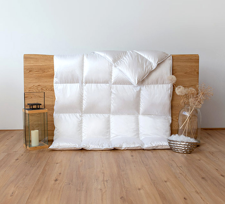 Couette pour toute l'année en duvet « Ansara-Premium » Couette pour toute l'année en duvet « Ansara-Premium »