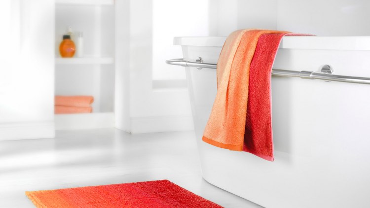 Serviette de douche avec un dégradé rouge-orange